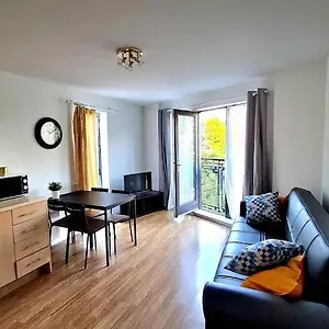 https://lovely-5-sleeper-flat-upper-clapton.cambridgehotelsuk.com
