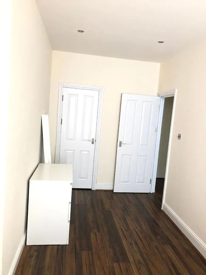 Greater London Holiday Let @ Hanwell Apartment